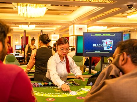 Revolutionize Your Play: Why Choose Live Dealer Games at Online Casinos